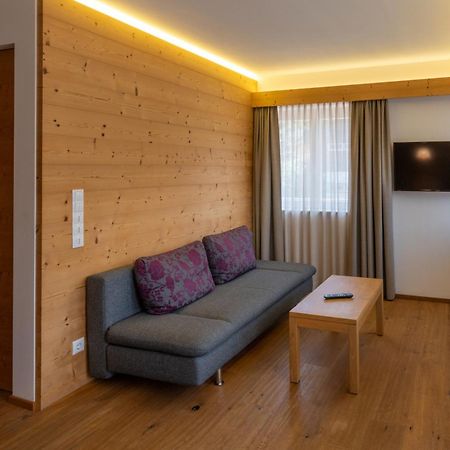 Alma Mountain Residence Dobbiaco Eksteriør bilde